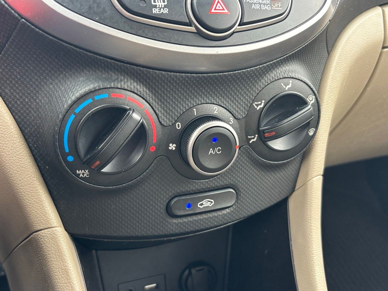 2016 Hyundai ACCENT SE