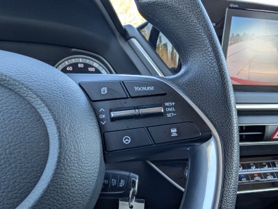 2023 Hyundai SONATA SE