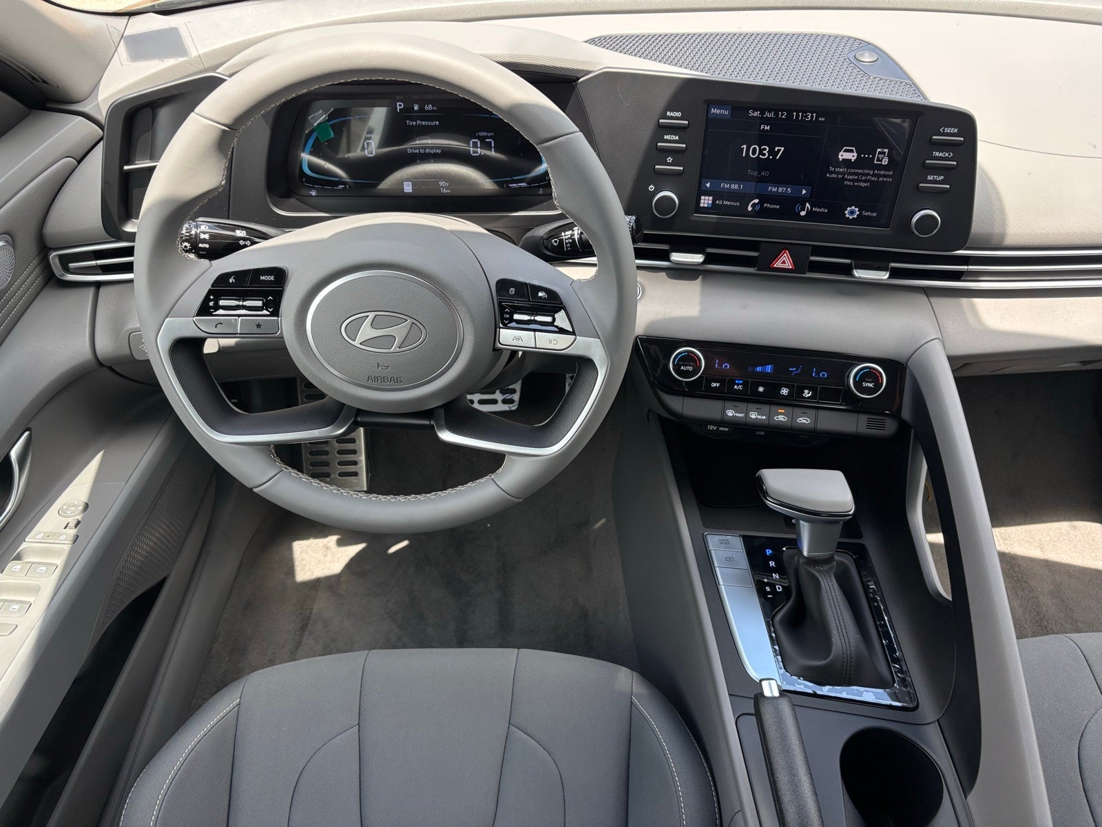 2025 Hyundai ELANTRA SEL Sport