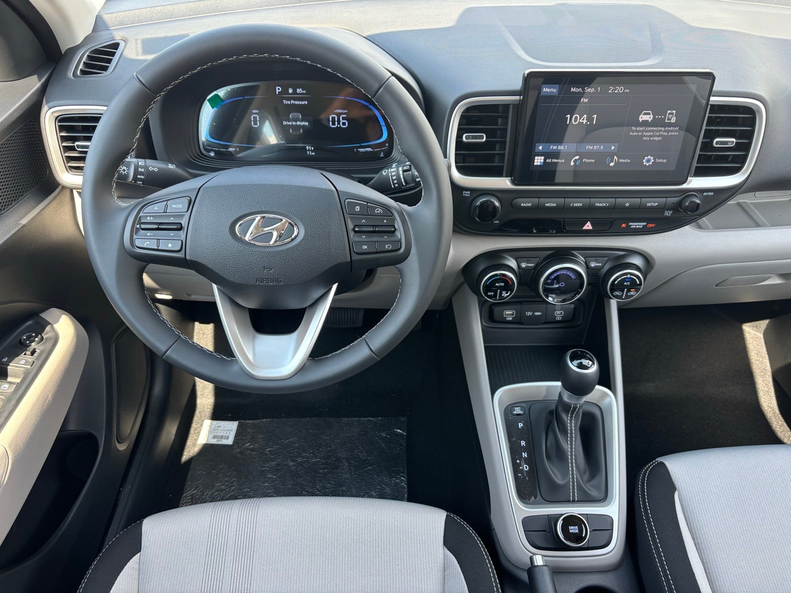 2025 Hyundai VENUE SEL