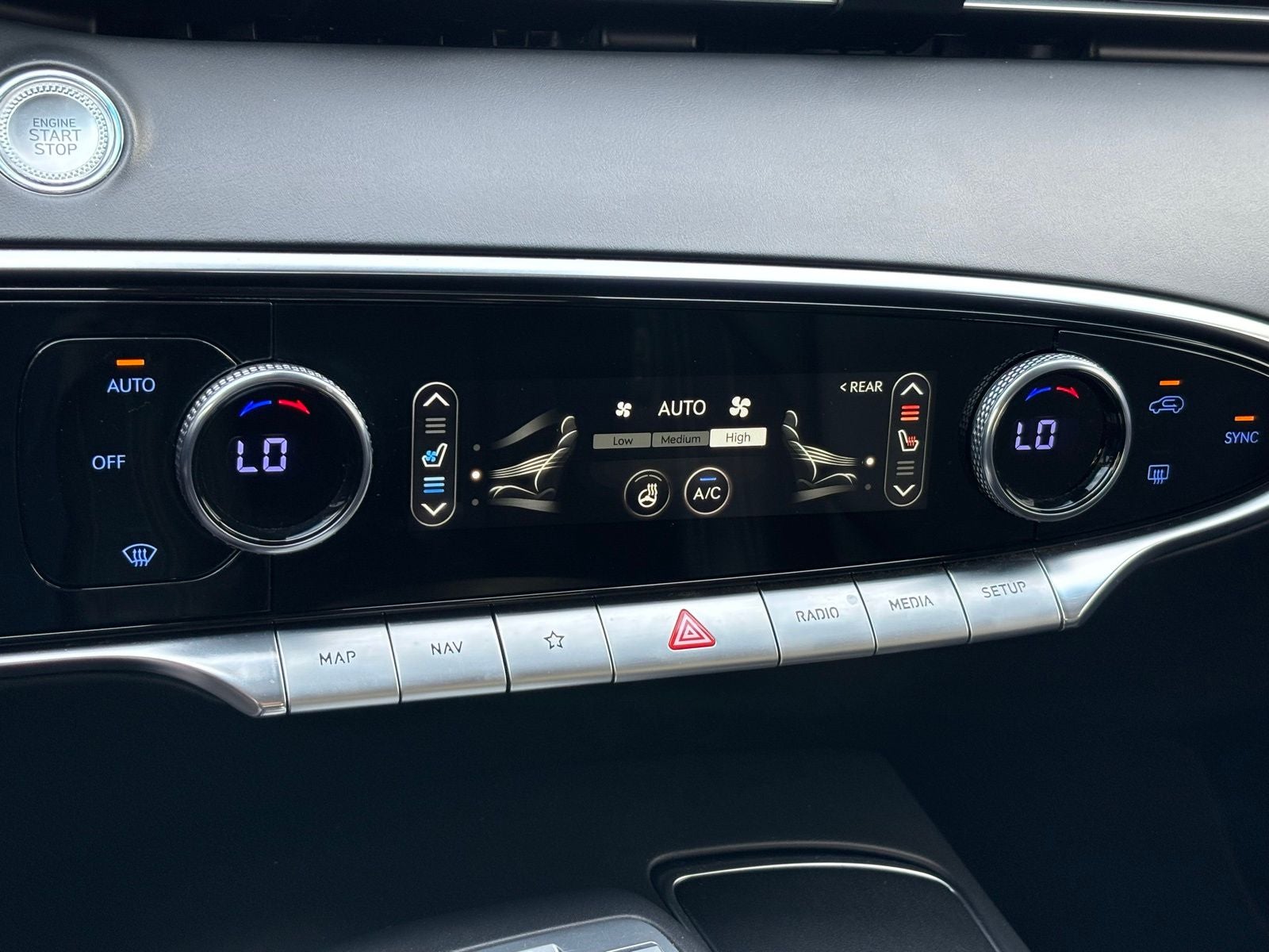 2023 Genesis GV70 2.5T