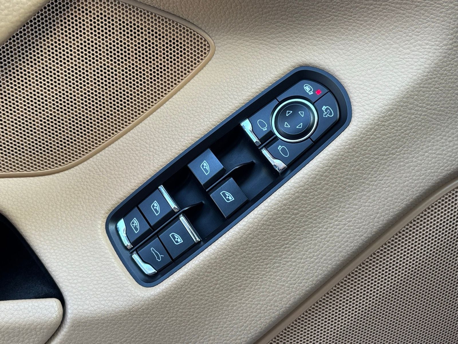 2015 Porsche Panamera 4