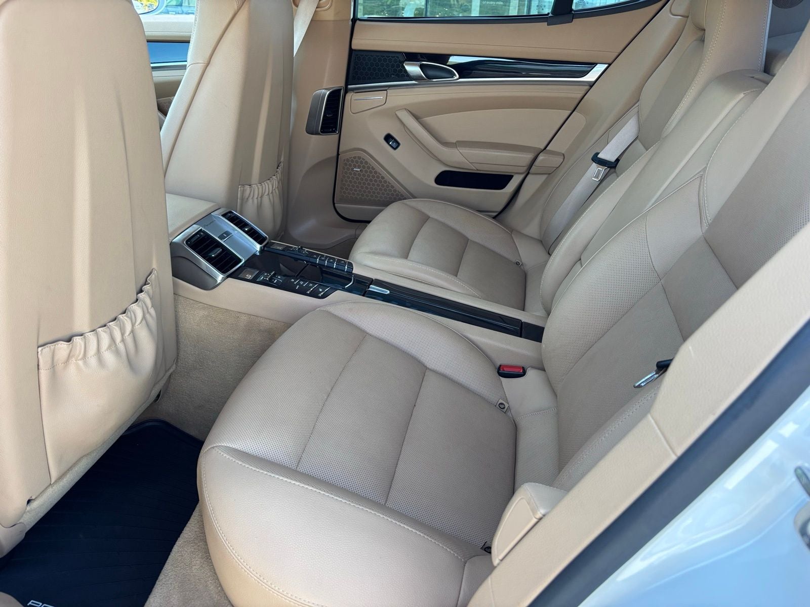 2015 Porsche Panamera 4