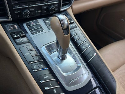 2015 Porsche Panamera 4