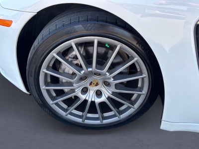 2015 Porsche Panamera 4