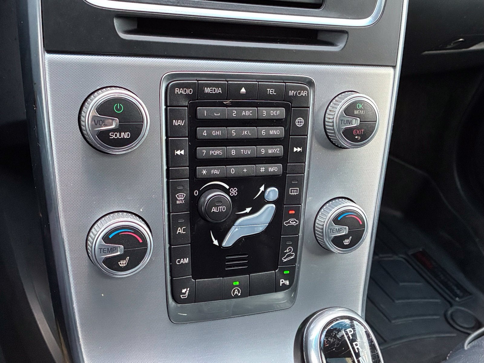 2017 Volvo V60 Cross Country T5